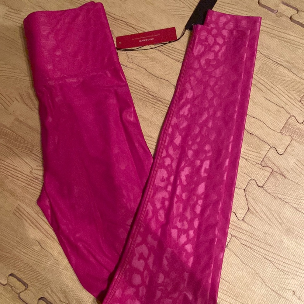 Carbon38 high rise full length legging in leopard takara shine magenta